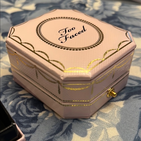 Too Faced Diamond Fire Highlighters - Picture 6 of 8